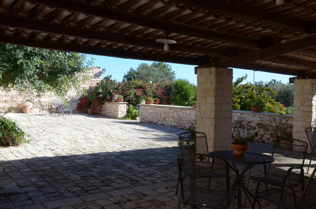 Casina Di Grotta Di Ferro Guest House Santa Croce Camerina Exterior foto