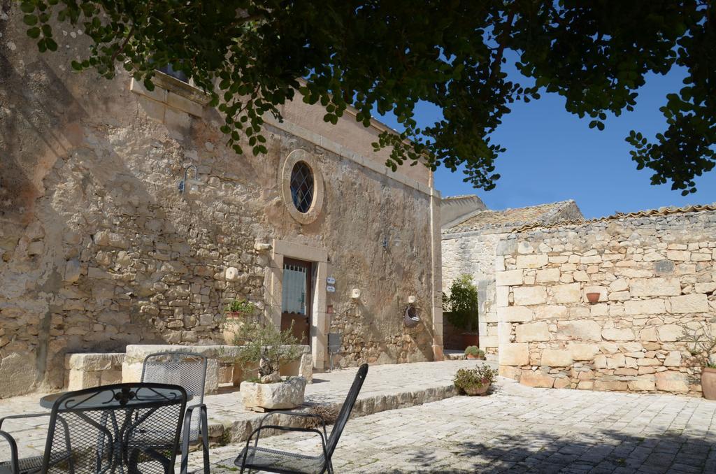 Casina Di Grotta Di Ferro Guest House Santa Croce Camerina Exterior foto