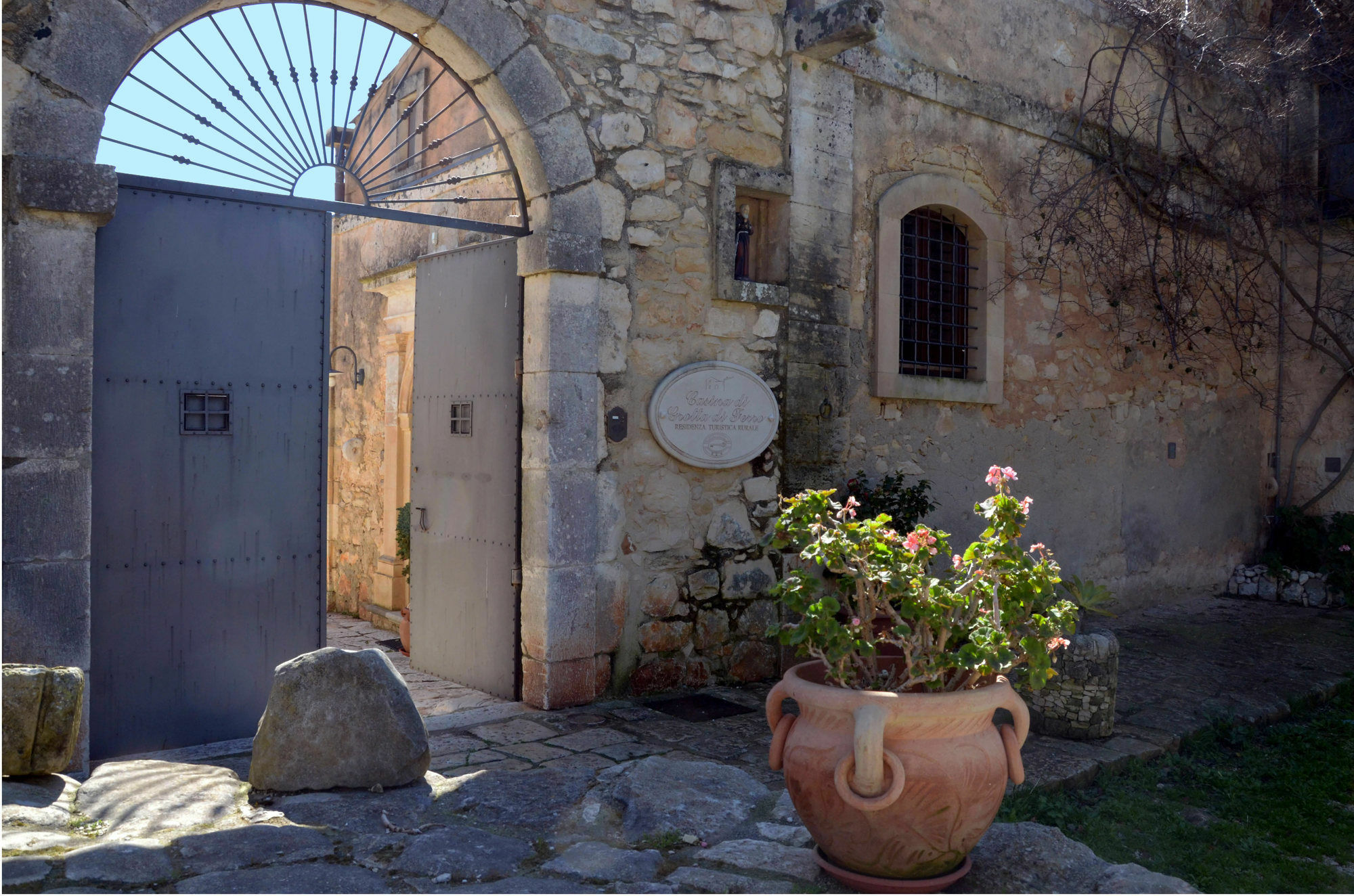 Casina Di Grotta Di Ferro Guest House Santa Croce Camerina Exterior foto